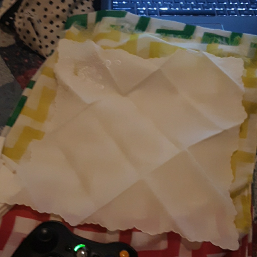 Handmade Philippine Handkerchief - Picture 2 of 2